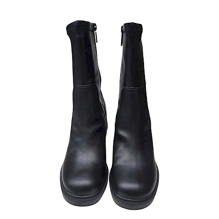 2GO 8237501 Damen-Stiefelette in Schwarz mit markantem Blockabsatz, Plateau, höherem Schaft und seitlichem Reißverschluss – moderne schwarze Damen-Stiefelette bei kassedy.de. 2GO 8237501 Damen-Stiefelette in Schwarz mit markantem Blockabsatz, Plateau, höherem Schaft und seitlichem Reißverschluss – moderne schwarze Damen-Stiefelette bei kassedy.de.