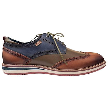 Pikolinos Ávila M1T-4191C1 Herren-Schnürschuh in Brandy mit hochwertigem Rindsleder, Brogue-Details, breiterer Passform und herausnehmbarer gepolsterter Einlegesohle – erhältlich bei kassedy.de. Pikolinos Ávila M1T-4191C1 Herren-Schnürschuh in Brandy mit hochwertigem Rindsleder, Brogue-Details, breiterer Passform und herausnehmbarer gepolsterter Einlegesohle – erhältlich bei kassedy.de.