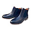 Pikolinos W3C-8594 Damen Chelsea Boots in Space, einem eleganten dunklen Navyblau. Schicker Leder-Chelsea-Boot mit seitlichen Elastikeinsätzen, leicht spitz zulaufender Form und angenehmer Weite – erhältlich bei Kassedy.de in Oldenburg.