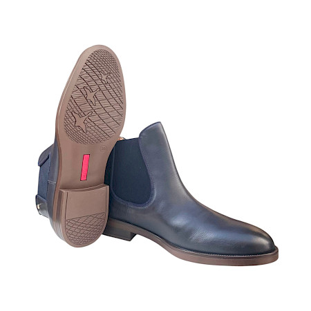 Pikolinos W3C-8594 Damen Chelsea Boots in Space, einem eleganten dunklen Navyblau. Schicker Leder-Chelsea-Boot mit seitlichen Elastikeinsätzen, leicht spitz zulaufender Form und angenehmer Weite –... Pikolinos W3C-8594 Damen Chelsea Boots in Space, einem eleganten dunklen Navyblau. Schicker Leder-Chelsea-Boot mit seitlichen Elastikeinsätzen, leicht spitz zulaufender Form und angenehmer Weite –...