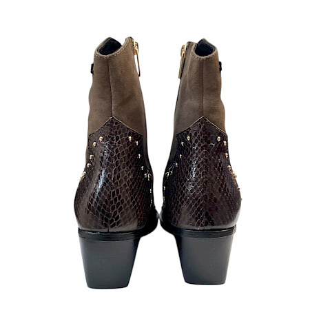 Lazamani LA85789 Damen-Stiefelette in Khaki und Dunkelbraun im Western-Stil mit Reptiloptik, goldfarbenen Nieten, spitzer Vorderpartie, Blockabsatz und seitlichem Reißverschluss –... Lazamani LA85789 Damen-Stiefelette in Khaki und Dunkelbraun im Western-Stil mit Reptiloptik, goldfarbenen Nieten, spitzer Vorderpartie, Blockabsatz und seitlichem Reißverschluss –...