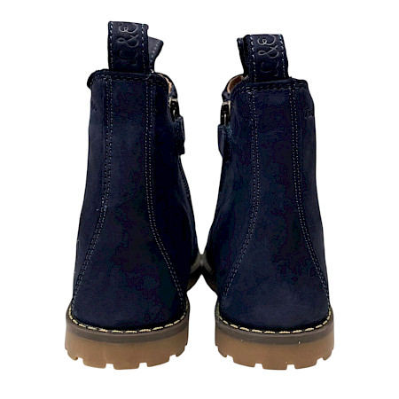Lotta & Emil Chelsea Boot Winter in Blau mit buntem Sterneinsatz, warmer Fütterung, herausnehmbarer Innensohle und profilierter Laufsohle für Kinder. Lotta & Emil Chelsea Boot Winter in Blau mit buntem Sterneinsatz, warmer Fütterung, herausnehmbarer Innensohle und profilierter Laufsohle für Kinder.