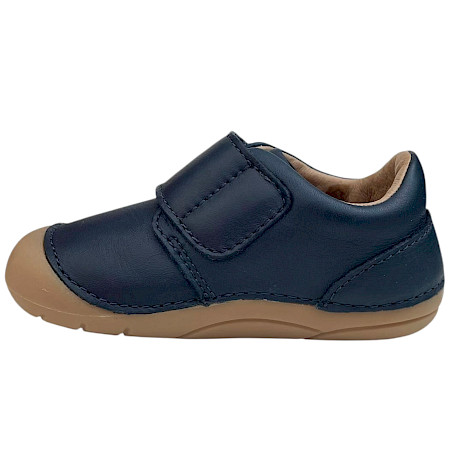 Lotta & Emil Mini Step Lauflernschuh in Blau aus hochwertigem Echtleder mit praktischem Klettverschluss. Weicher, flexibler Erstlingsschuh für Kinder in den Größen 20 bis 22 – ideal für die... Lotta & Emil Mini Step Lauflernschuh in Blau aus hochwertigem Echtleder mit praktischem Klettverschluss. Weicher, flexibler Erstlingsschuh für Kinder in den Größen 20 bis 22 – ideal für die...