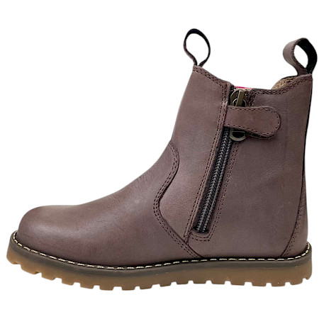 Lotta & Emil Chelsea Boot aus Ölleder mit Lederfutter, herausnehmbarer Innensohle und elastischem Einsatz in Pink und Orange. Lotta & Emil Chelsea Boot aus Ölleder mit Lederfutter, herausnehmbarer Innensohle und elastischem Einsatz in Pink und Orange.