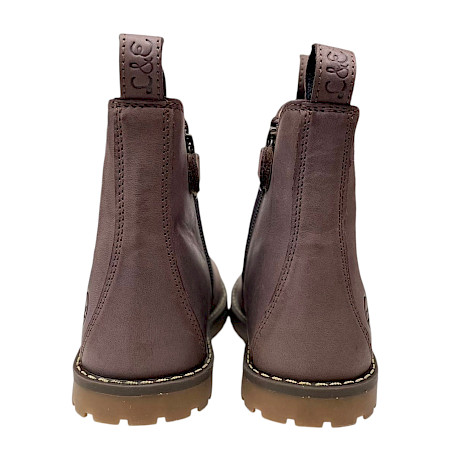 Lotta & Emil Chelsea Boot aus Ölleder mit Lederfutter, herausnehmbarer Innensohle und elastischem Einsatz in Pink und Orange. Lotta & Emil Chelsea Boot aus Ölleder mit Lederfutter, herausnehmbarer Innensohle und elastischem Einsatz in Pink und Orange.