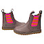 Lotta & Emil Chelsea Boot aus Ölleder mit Lederfutter, herausnehmbarer Innensohle und elastischem Einsatz in Pink und Orange. Lotta & Emil Chelsea Boot aus Ölleder mit Lederfutter, herausnehmbarer Innensohle und elastischem Einsatz in Pink und Orange.