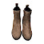 TT.BAGATT 768 Damen-Boot in Taupe mit samtiger Veloursleder-Optik, seitlichem Reißverschluss, Blockabsatz und zeitloser Silhouette – vielseitiger Damen-Boot bei kassedy.de. TT.BAGATT 768 Damen-Boot in Taupe mit samtiger Veloursleder-Optik, seitlichem Reißverschluss, Blockabsatz und zeitloser Silhouette – vielseitiger Damen-Boot bei kassedy.de.