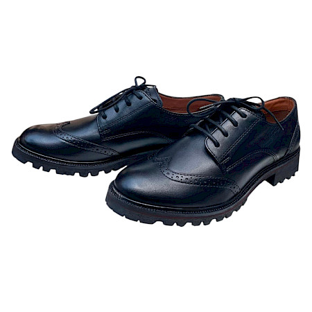 TT.Bagatt Damen Schnürer in Schwarz aus hochwertigem Echtleder. Eleganter Lederschuh mit klassischer Schnürung, Lederfutter, feiner Lochverzierung und robuster Laufsohle – hochwertiger Damenschuh... TT.Bagatt Damen Schnürer in Schwarz aus hochwertigem Echtleder. Eleganter Lederschuh mit klassischer Schnürung, Lederfutter, feiner Lochverzierung und robuster Laufsohle – hochwertiger Damenschuh...