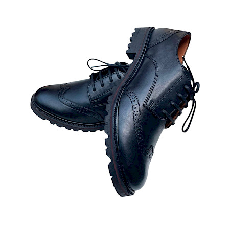 TT.Bagatt Damen Schnürer in Schwarz aus hochwertigem Echtleder. Eleganter Lederschuh mit klassischer Schnürung, Lederfutter, feiner Lochverzierung und robuster Laufsohle – hochwertiger Damenschuh... TT.Bagatt Damen Schnürer in Schwarz aus hochwertigem Echtleder. Eleganter Lederschuh mit klassischer Schnürung, Lederfutter, feiner Lochverzierung und robuster Laufsohle – hochwertiger Damenschuh...