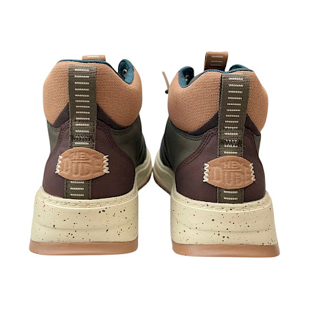HEYDUDE Flint Boot Classic in Dark Olive/Multi, leichter Herren-Boot in Olivgrün und Braun mit elastischer Schnürung, herausnehmbarer Einlegesohle und leichter Laufsohle – erhältlich bei... HEYDUDE Flint Boot Classic in Dark Olive/Multi, leichter Herren-Boot in Olivgrün und Braun mit elastischer Schnürung, herausnehmbarer Einlegesohle und leichter Laufsohle – erhältlich bei...