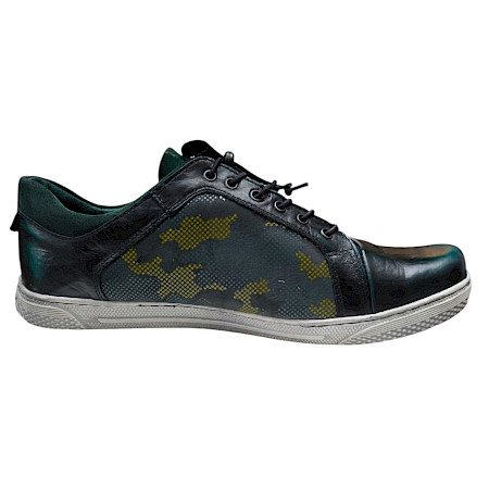 Kristofer 1414G Herren-Schnürschuh in Grün und Schwarz aus Leder mit Camouflage-Einsätzen, elastischem Zipper-Gummizug-System und heller sportlicher Sohle – außergewöhnlicher Herrenschuh bei... Kristofer 1414G Herren-Schnürschuh in Grün und Schwarz aus Leder mit Camouflage-Einsätzen, elastischem Zipper-Gummizug-System und heller sportlicher Sohle – außergewöhnlicher Herrenschuh bei...
