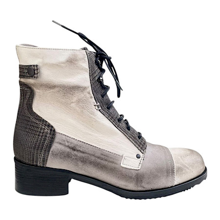 Charme Etnic 62 Damen-Stiefelette aus Echtleder in Creme, Beige und Taupe mit Schnürung, seitlichem Reißverschluss, Fütterung und kleinem Absatz. Charme Etnic 62 Damen-Stiefelette aus Echtleder in Creme, Beige und Taupe mit Schnürung, seitlichem Reißverschluss, Fütterung und kleinem Absatz.