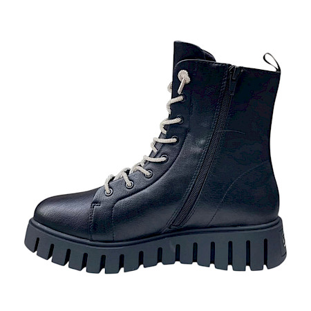 TT.BAGATT AO1 Damen-Boot in Black/Silver aus hochwertigem Lederimitat mit silberfarbener Schnürung, seitlichem Reißverschluss und schwarzer profilierter Chunky-Sohle – moderner Damen-Schnürboot... TT.BAGATT AO1 Damen-Boot in Black/Silver aus hochwertigem Lederimitat mit silberfarbener Schnürung, seitlichem Reißverschluss und schwarzer profilierter Chunky-Sohle – moderner Damen-Schnürboot...