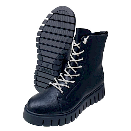 TT.BAGATT AO1 Damen-Boot in Black/Silver aus hochwertigem Lederimitat mit silberfarbener Schnürung, seitlichem Reißverschluss und schwarzer profilierter Chunky-Sohle – moderner Damen-Schnürboot... TT.BAGATT AO1 Damen-Boot in Black/Silver aus hochwertigem Lederimitat mit silberfarbener Schnürung, seitlichem Reißverschluss und schwarzer profilierter Chunky-Sohle – moderner Damen-Schnürboot...